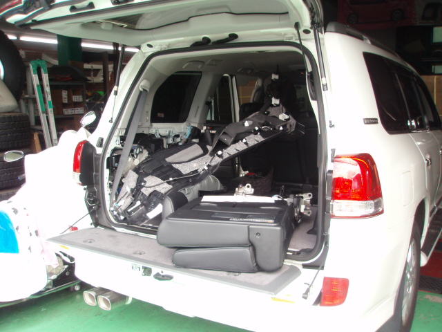 ランクル200 アクティブサスコントローラー - 4x4LIFE Blog 2011
